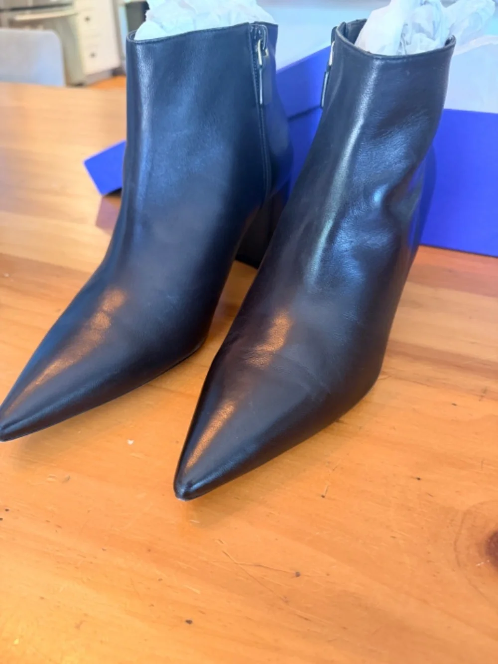New In Box Stuart Weitzman 